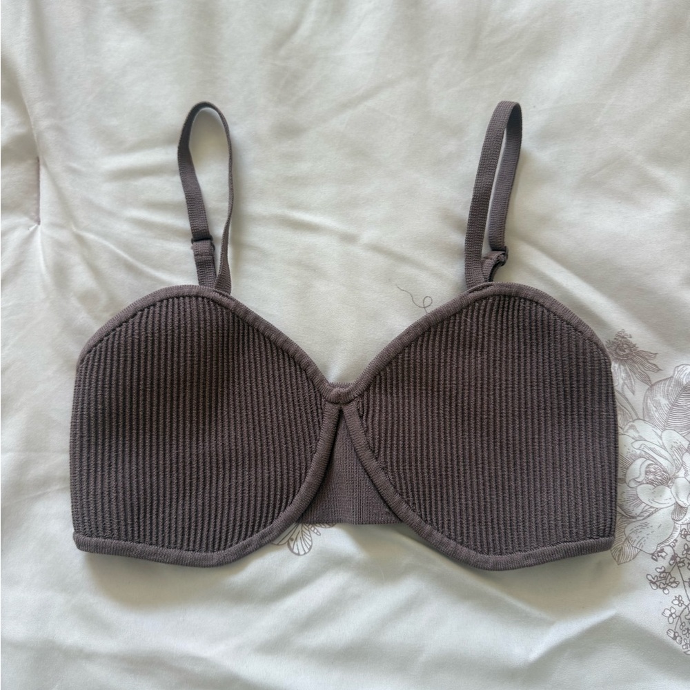 ARITZIA | Babaton sculpt knit ribbed bra - Medium